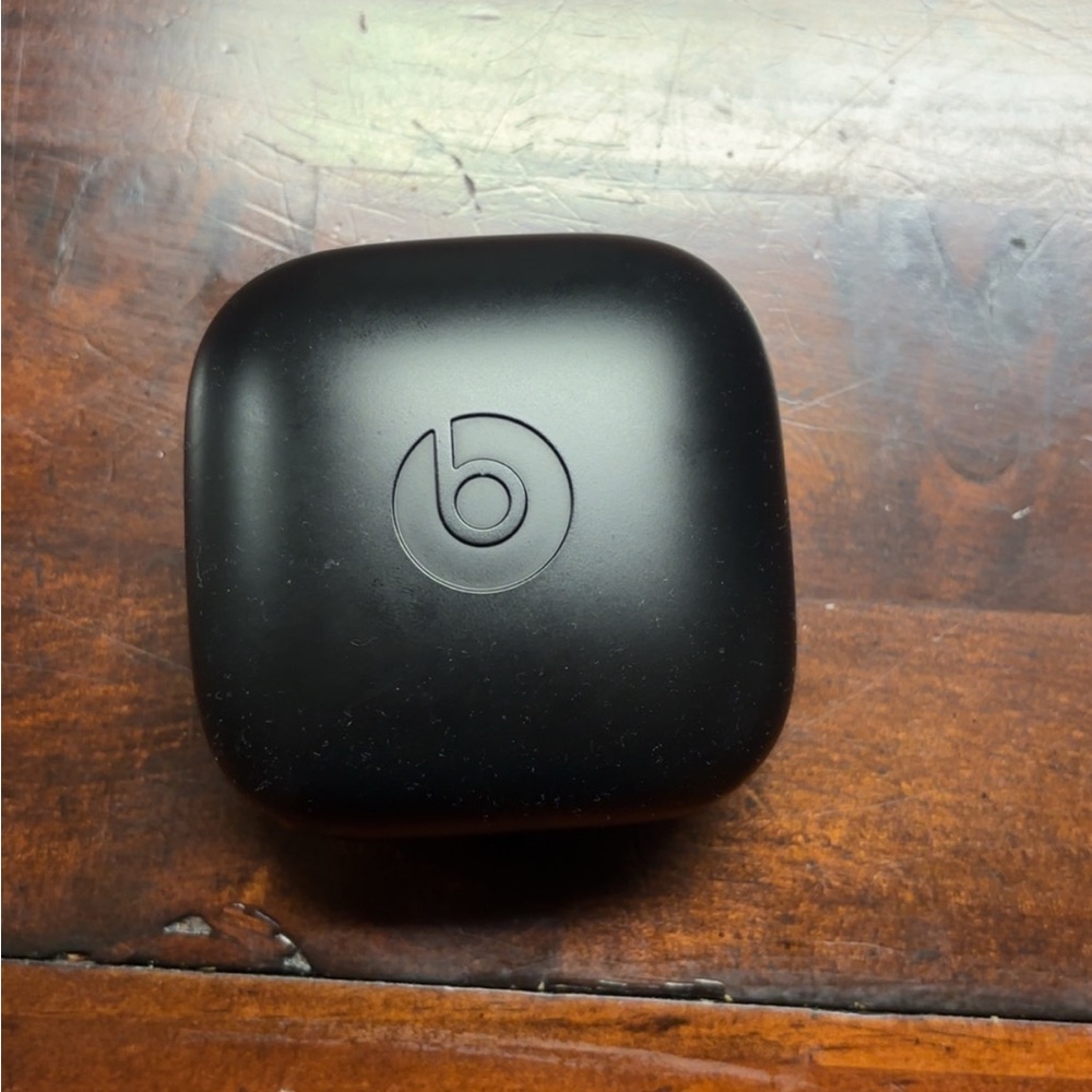 Beats Black Wireless Earbuds Case